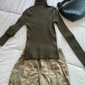 Turtleneck Sweater, size S, olive green